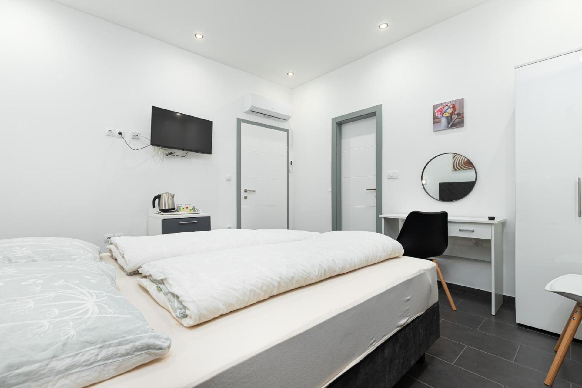 Rooms And Studio Flora Poreč Exterior foto