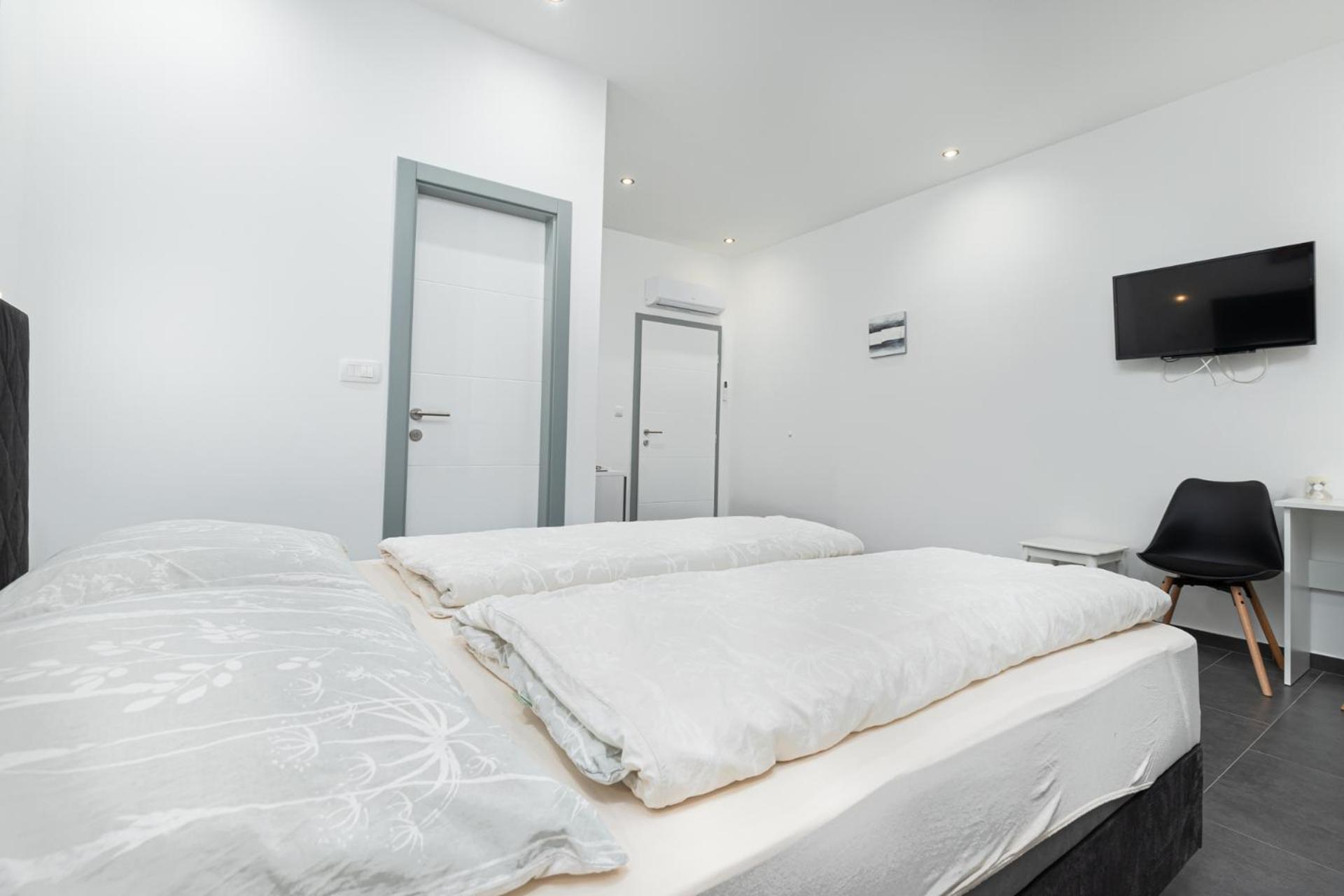 Rooms And Studio Flora Poreč Exterior foto